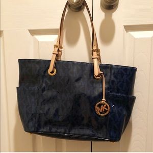 LIKE NEW! Michael Kors Bag
